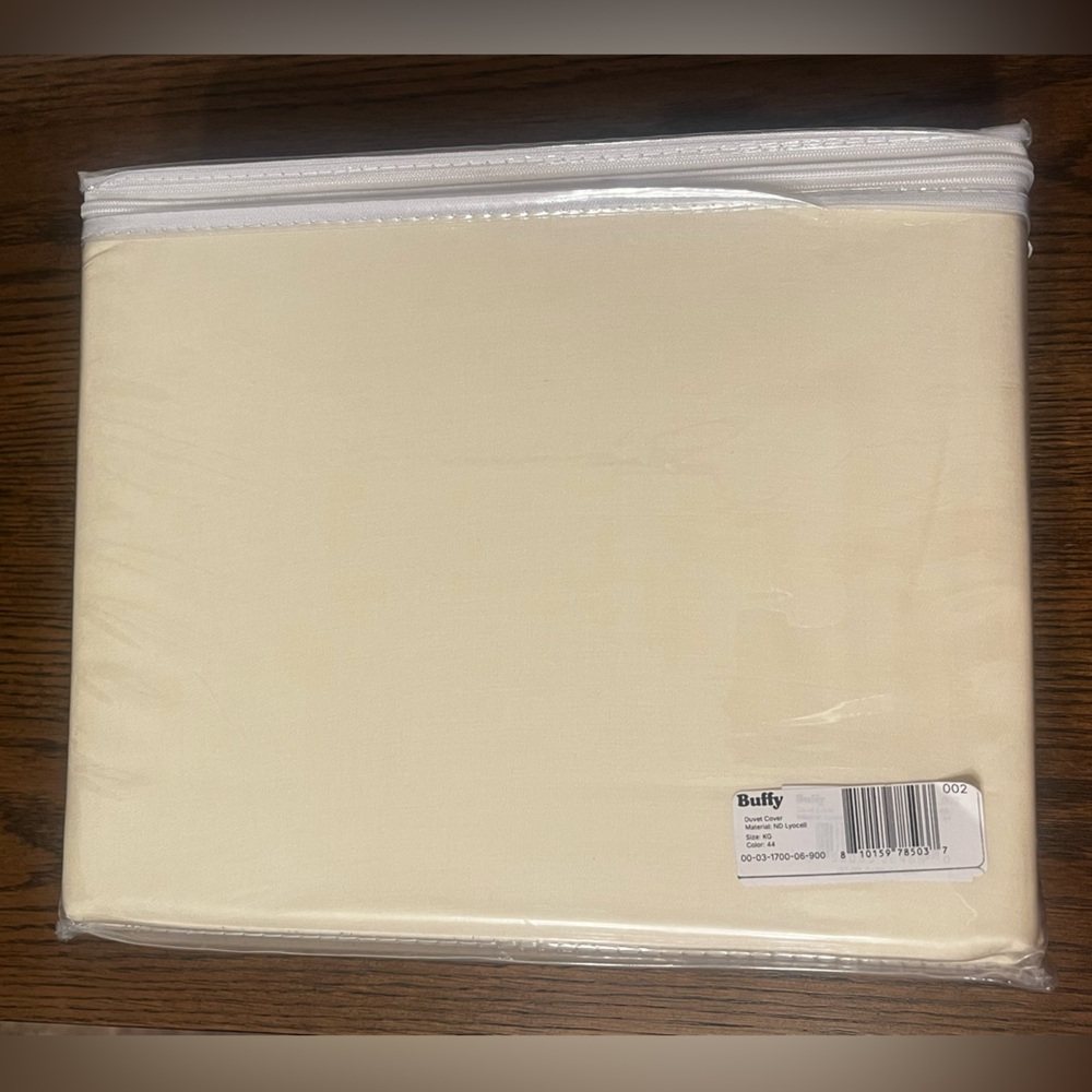 NWT!! Buffy Duvet Cover